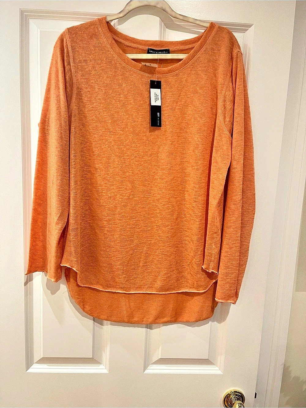 NWT Nally & Millie Long Sleeve Scoop Neck Top Scoop Neck Long Sleeve Top in Oran
